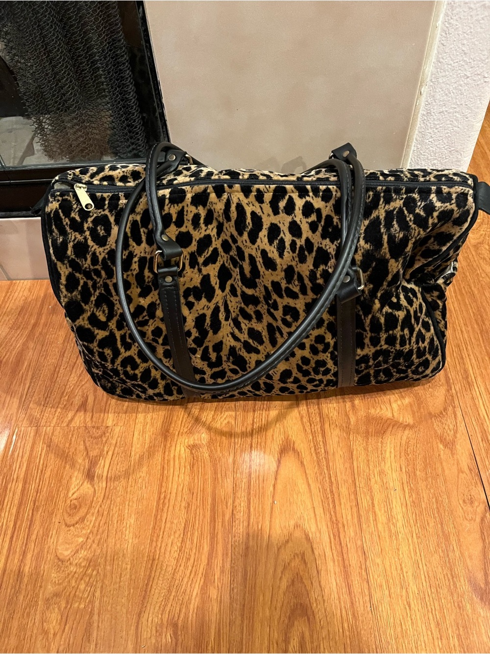 Gloria Rae Leopard Print Weekender Duffel Bag Overnight Travel Tote - Picture 8 of 9